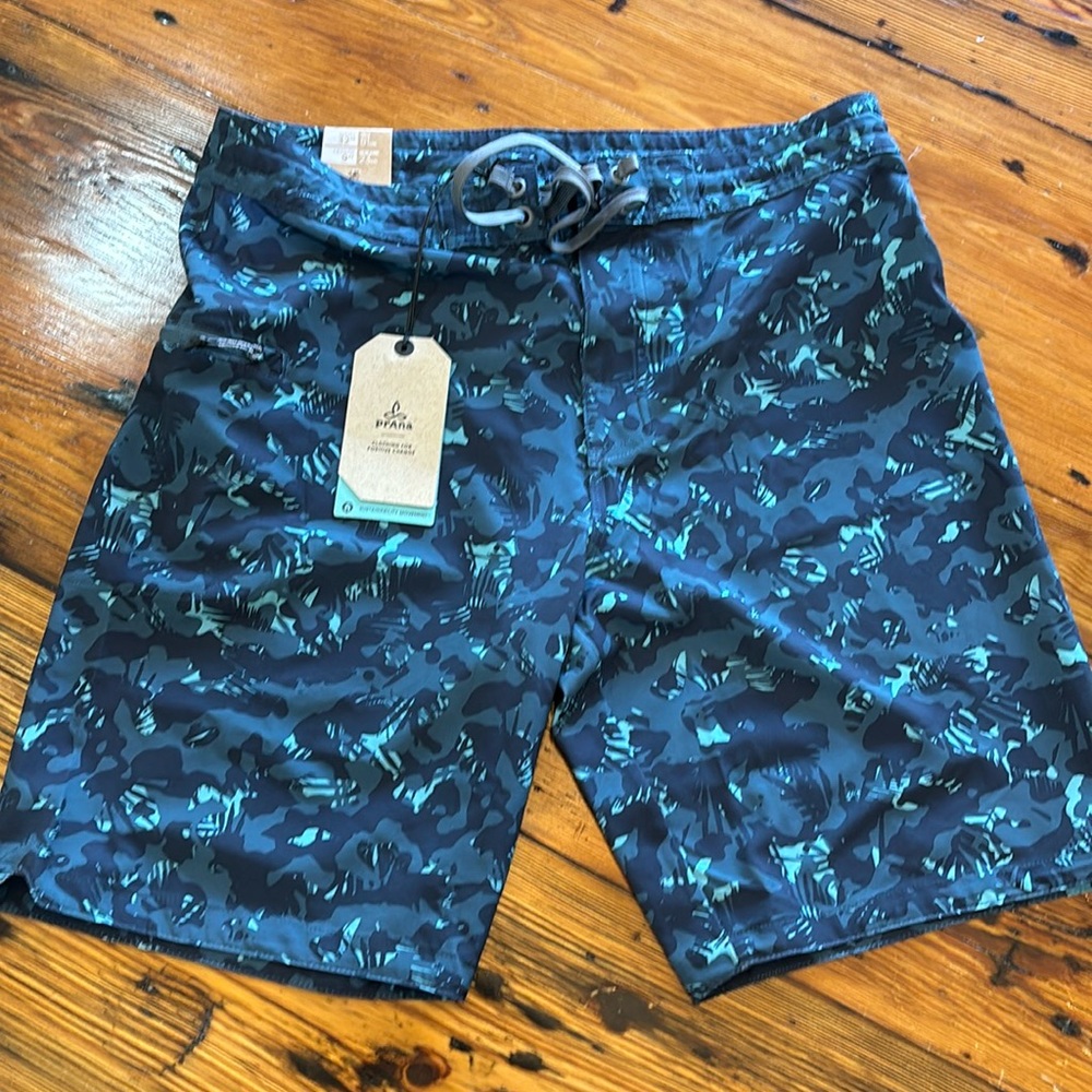 Prana Swim Fenton Boardshorts Blue Polyester Trunks Men’s Size 32 9” Inseam NWT